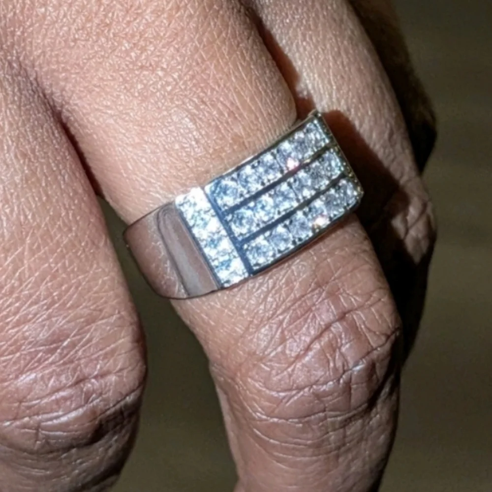 boutique stunning ring